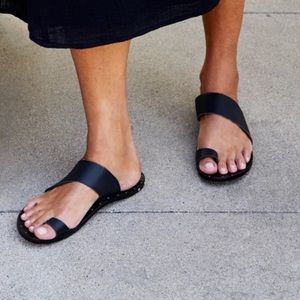 Beek Finch Leather Toe Ring Sandal in Black